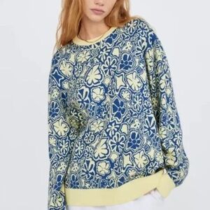Aritzia Retro Floral Patterned Blue and Cream Sweater
